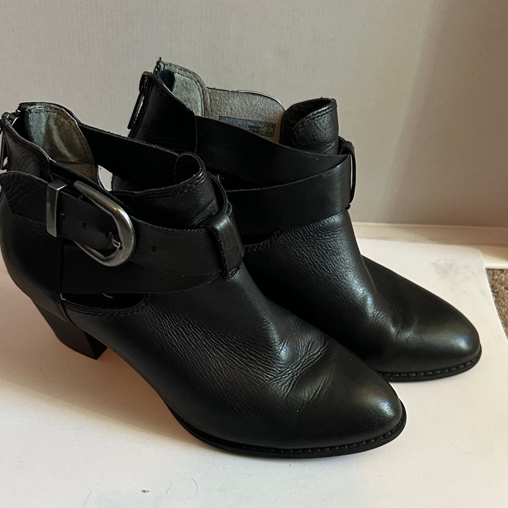 Vionic Black Ankle Boots with Buckle Detail